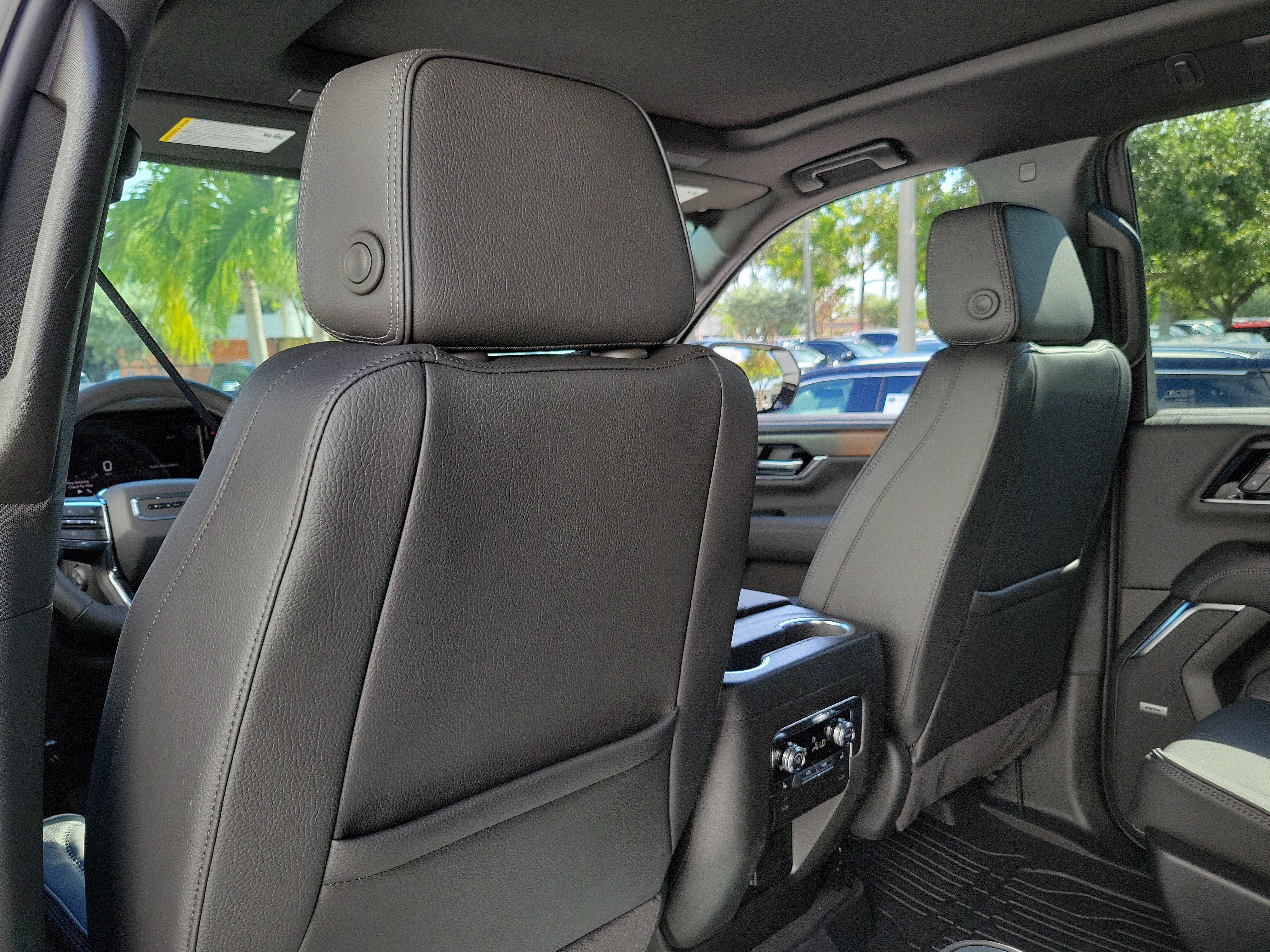 New 2026 GMC Yukon Denali w/ Sun & Power Step Package AWD/4WD image 15