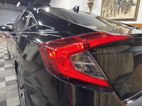 Used 2018 Honda Civic EX-L image 9