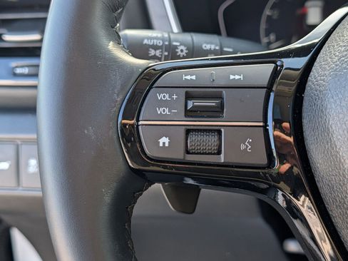 Used 2025 Honda Pilot Touring image 32