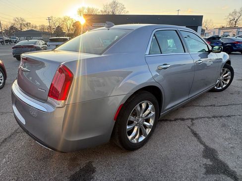 Used 2018 Chrysler 300 Limited image 7