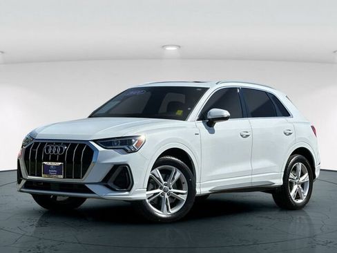 Used 2020 Audi Q3 2.0T Premium Plus AWD/4WD image 2