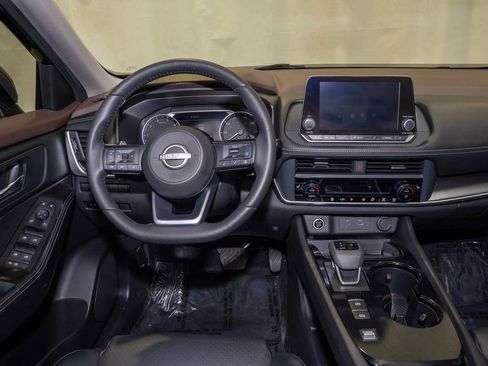 Certified 2023 Nissan Rogue SV w/ SV Premium B Package image 7