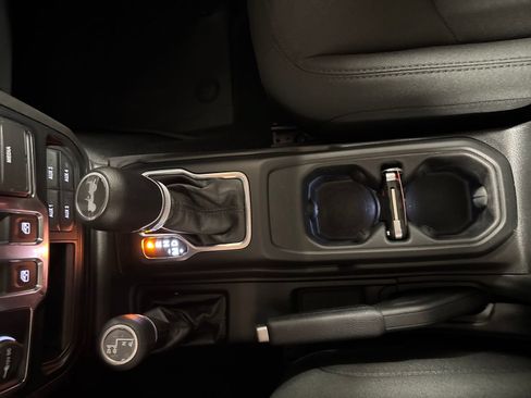 Used 2022 Jeep Wrangler Sport AWD/4WD image 23