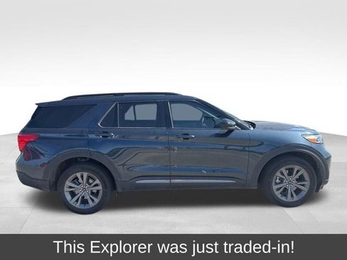 Certified 2024 Ford Explorer XLT w/ Equipment Group 202A AWD/4WD image 1