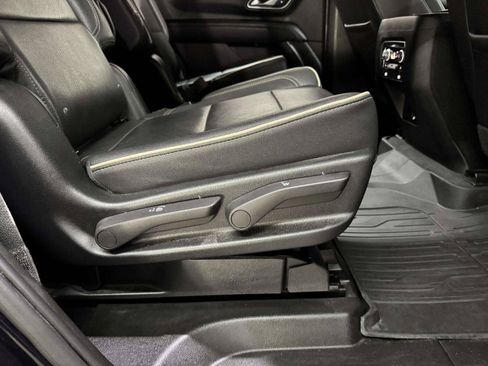 Used 2022 GMC Yukon SLT w/ SLT Luxury Package AWD/4WD image 35