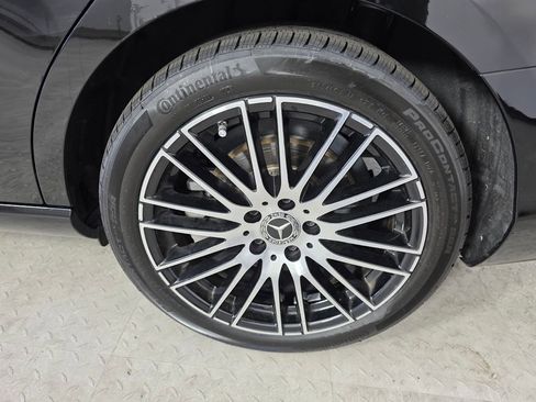 Used 2024 Mercedes-Benz C 300 Sedan image 17
