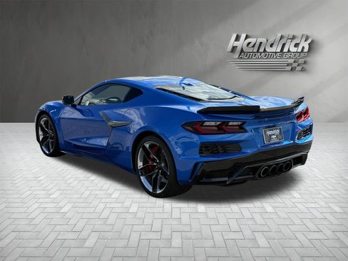 Used 2025 Chevrolet Corvette Z06 RWD image 8
