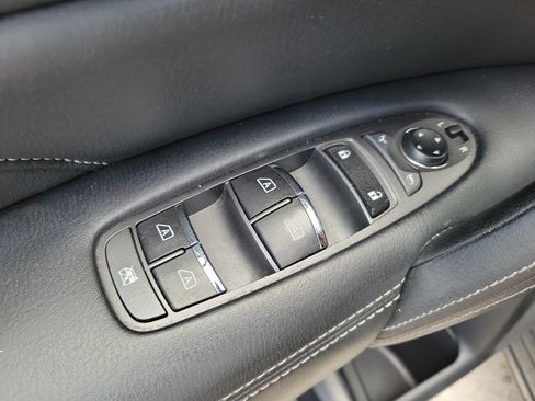 Used 2019 INFINITI QX80 Luxe w/ All-Season Package RWD image 16