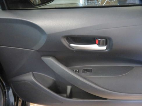 Used 2021 Toyota Corolla LE FWD image 24