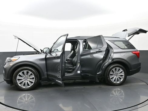 Used 2022 Ford Explorer Limited w/ Limited Technology Package image 55