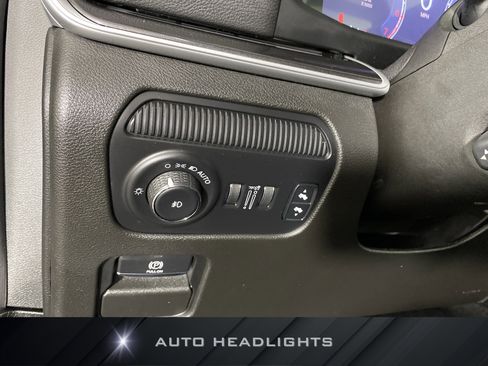 Used 2022 Jeep Wagoneer Series I w/ Premium Group I image 25