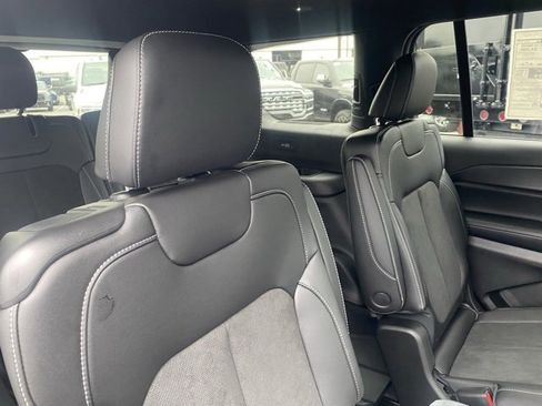 New 2025 Jeep Grand Cherokee L Altitude image 31