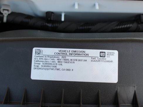 Used 2025 Chevrolet Express 3500 LT w/ LT Preferred Equipment Group RWD image 36