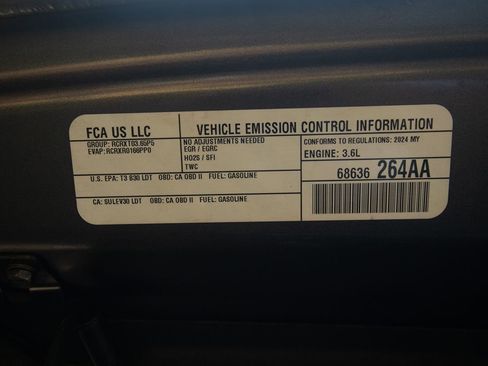 Used 2024 Jeep Gladiator Sport image 37