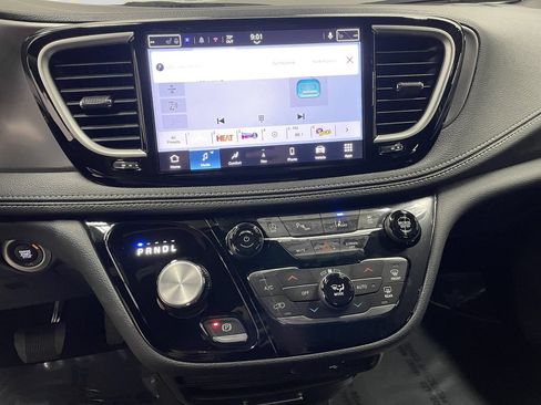 New 2026 Chrysler Pacifica Select AWD/4WD image 14