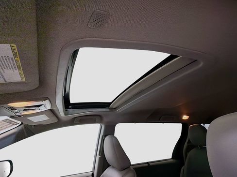 Used 2020 Toyota Sienna XLE w/ XLE Navigation Package AWD/4WD image 23