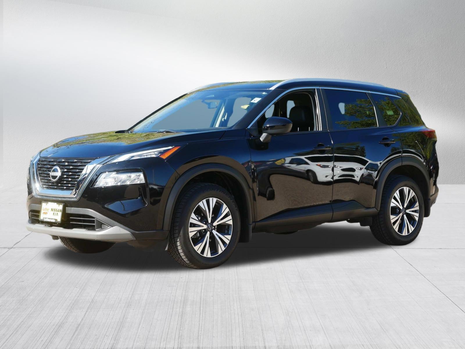 Certified 2023 Nissan Rogue SV w/ SV Premium B Package AWD/4WD image 3
