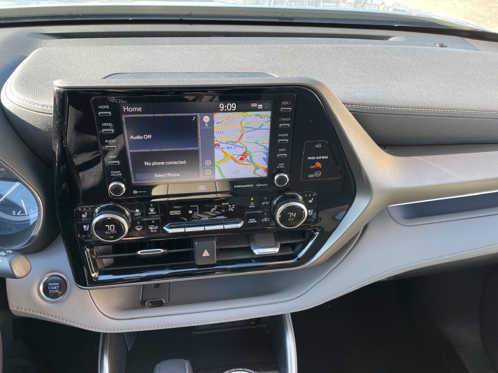 Used 2020 Toyota Highlander Limited AWD/4WD image 19