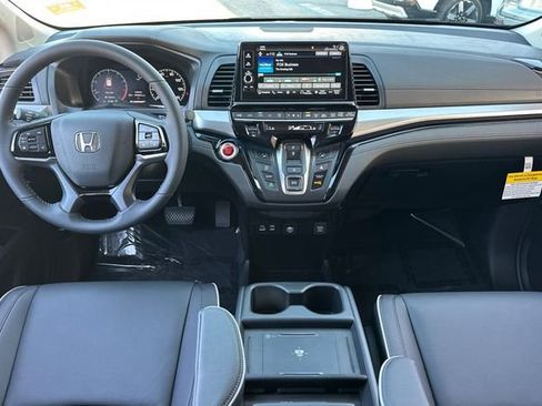 New 2026 Honda Odyssey Touring image 16