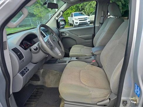 Used 2017 Nissan Frontier SV AWD/4WD image 9