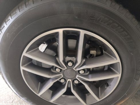 Used 2019 Jeep Grand Cherokee Limited w/ Luxury Group II image 31