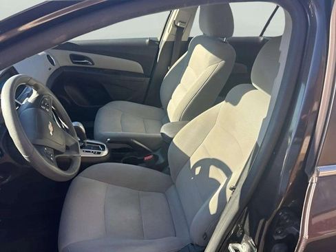 Used 2015 Chevrolet Cruze LT image 6