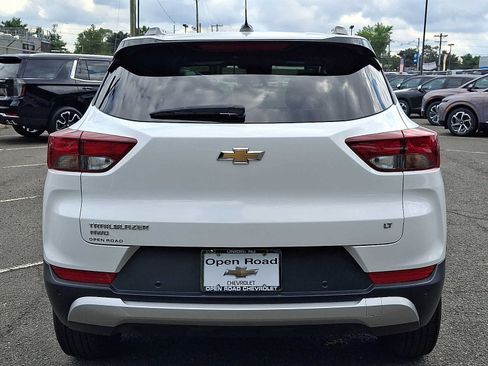 Used 2024 Chevrolet TrailBlazer LT w/ Driver Confidence Package AWD/4WD image 5