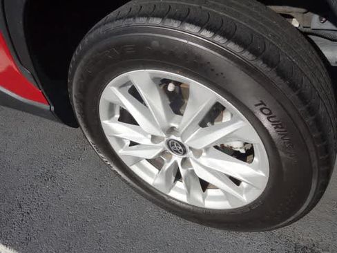 Used 2022 Toyota Corolla Cross LE FWD image 15