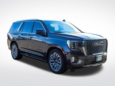 Used 2023 GMC Yukon Denali Ultimate AWD/4WD image 6