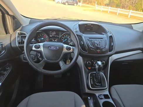 Used 2016 Ford Escape SE image 12