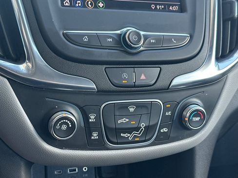 Used 2022 Chevrolet Equinox LS FWD image 20