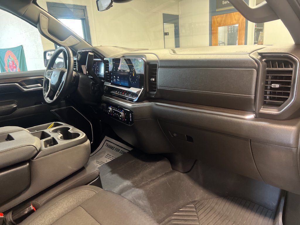 Used 2024 Chevrolet Silverado 1500 RST AWD/4WD image 45