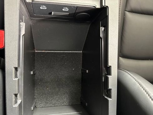 Certified 2025 MAZDA MAZDA3 s Sport image 26