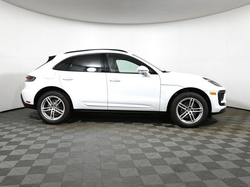 Used 2026 Porsche Macan AWD/4WD image 8