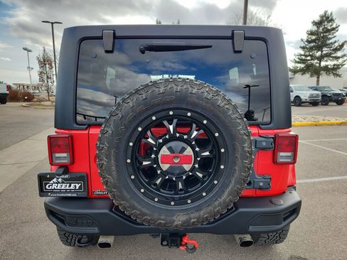 Used 2017 Jeep Wrangler Unlimited Sahara w/ Max Tow Package image 11