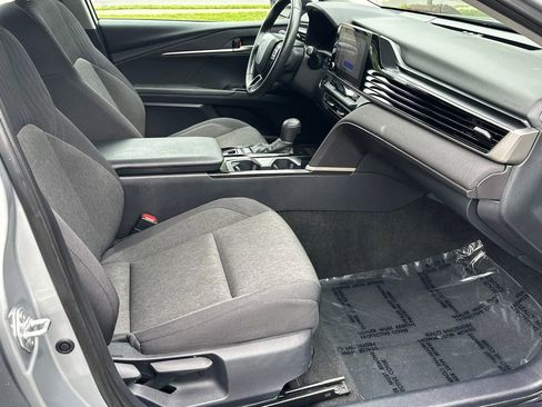 Used 2025 Toyota Camry LE w/ Convenience Package AWD/4WD image 7
