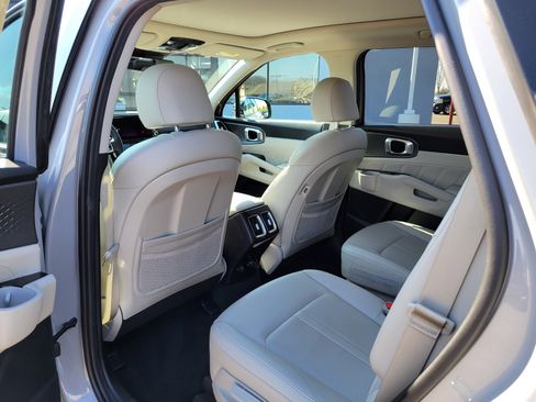 Used 2023 Kia Sorento SX image 13