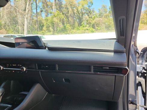 Used 2023 MAZDA MAZDA3 s image 18