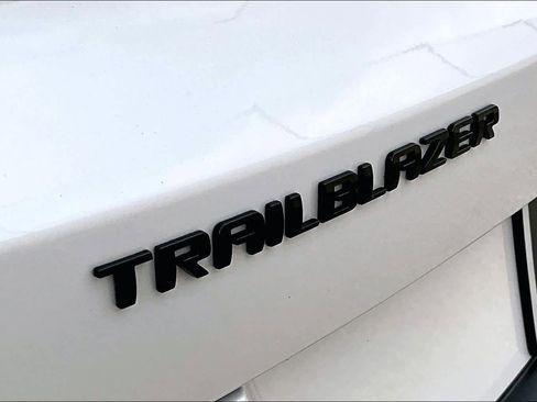 Used 2025 Chevrolet TrailBlazer RS w/ Convenience Package FWD image 10