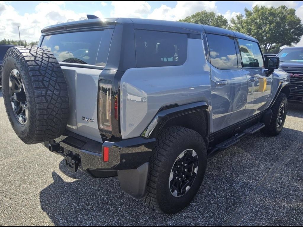 Used 2024 GMC Hummer EV 2X w/ Extreme Off-Road Package AWD/4WD image 8