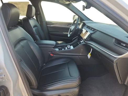 New 2026 Jeep Grand Cherokee Limited w/ Limited Altitude Package RWD image 15