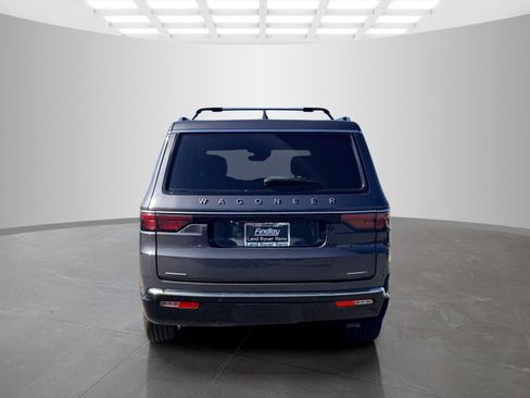 Used 2022 Jeep Wagoneer Series III w/ Premium Group I AWD/4WD image 4