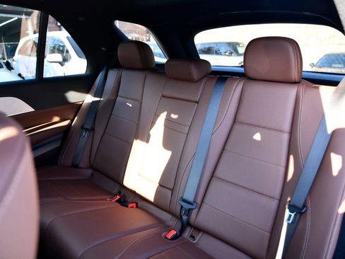 Used 2025 Mercedes-Benz GLE 350 4MATIC image 25