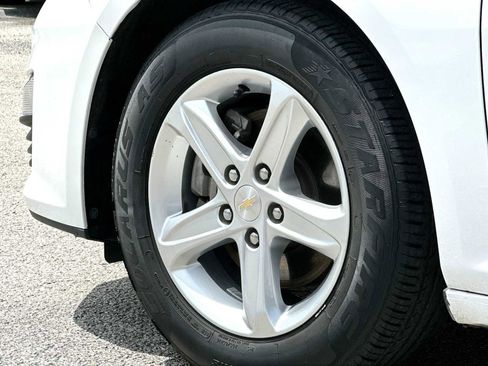 Used 2023 Chevrolet Malibu LS FWD image 11