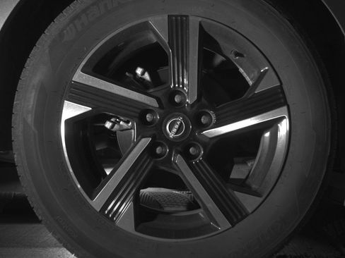 Used 2025 Nissan Sentra SV FWD image 15