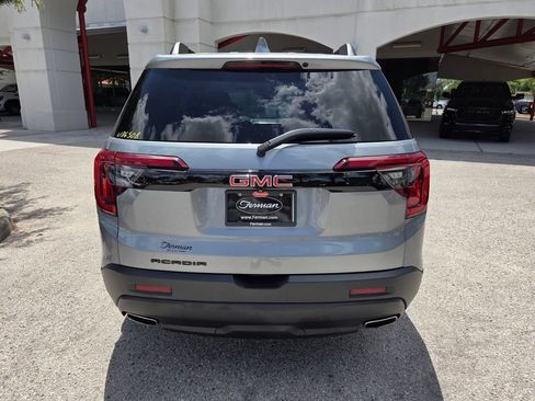 Used 2023 GMC Acadia SLT w/ Elevation Edition FWD image 13