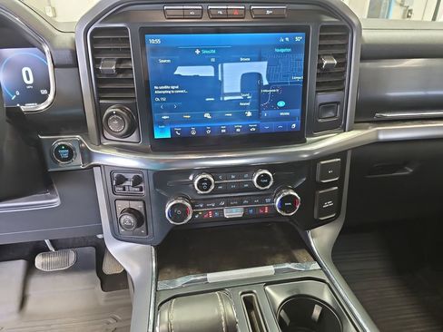 Certified 2022 Ford F150 Lariat w/ Equipment Group 502A High image 19