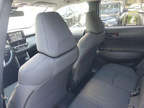 Used 2022 Toyota Corolla Cross LE image 12