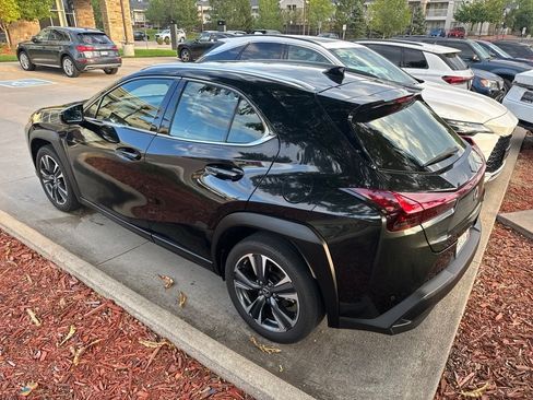 Used 2024 Lexus UX 250h FWD image 4