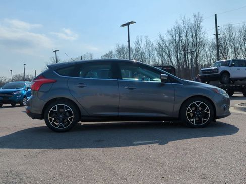 Used 2012 Ford Focus Titanium w/ Cargo Management Pkg image 9